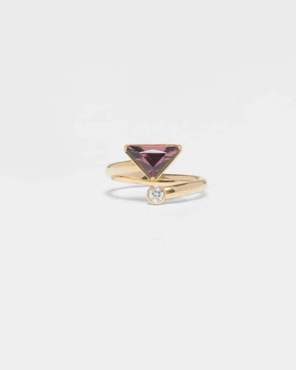 Rings*Prada Eternal Gold contrarié ring in yellow gold with diamond and amethyst Gold/methyst