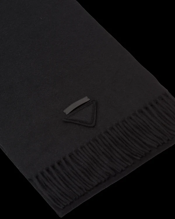 Silks And Scarves*Prada Solid color cashmere scarf Black