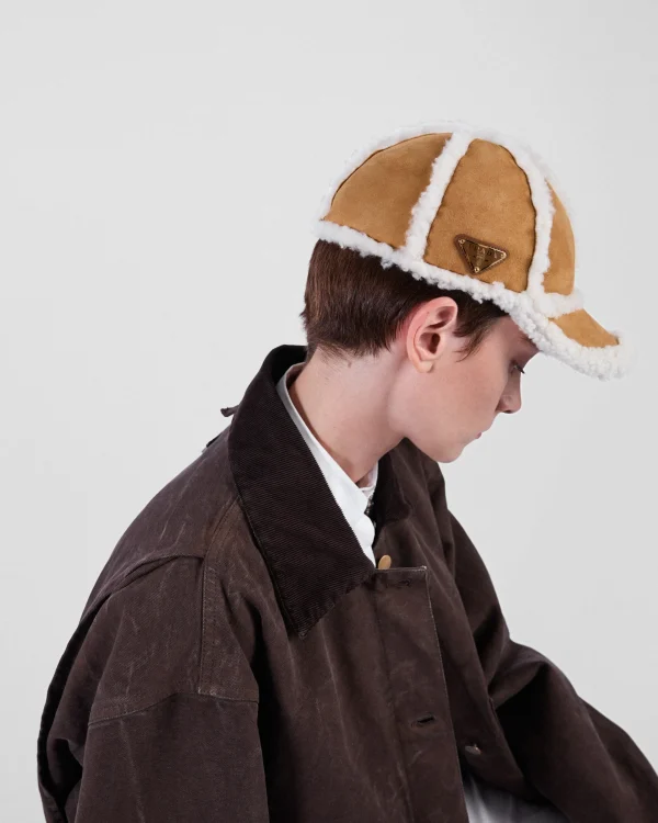 Hats And Gloves*Prada Suede shearling baseball cap Honey