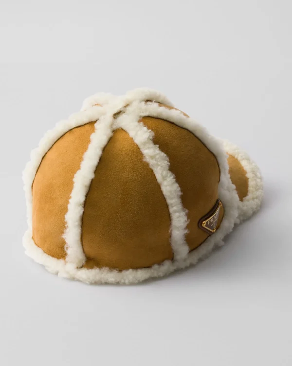 Hats And Gloves*Prada Suede shearling baseball cap Honey
