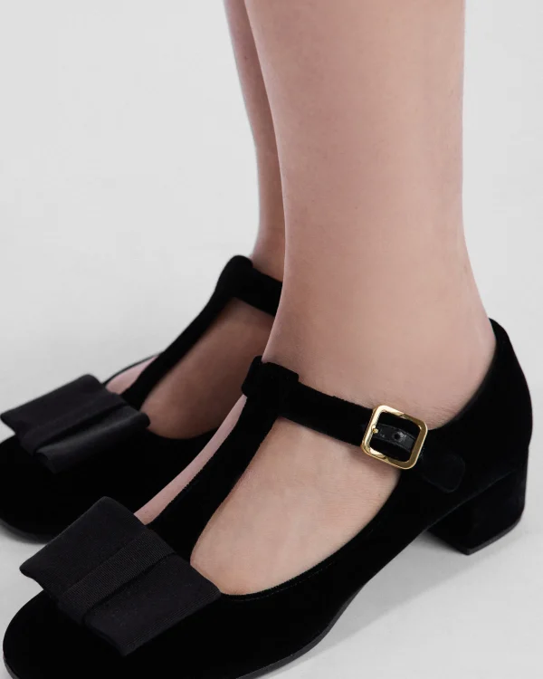 Pumps And Ballerinas*Prada Velvet pumps Black